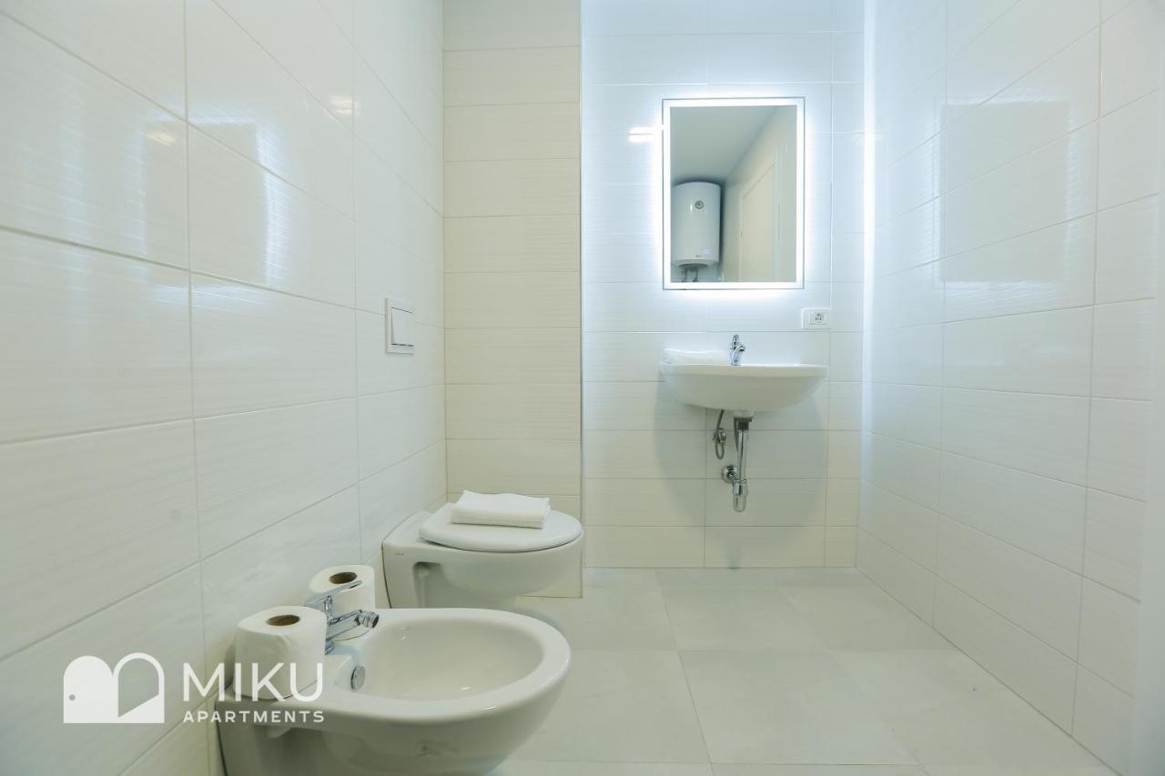 Miku Apartment - Glamorous 1Bedroom Apartment At Olympic Residence Tiranë Eksteriør bilde