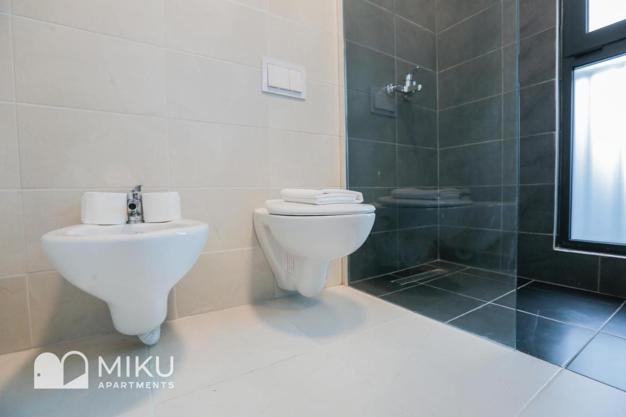 Miku Apartment - Glamorous 1Bedroom Apartment At Olympic Residence Tiranë Eksteriør bilde